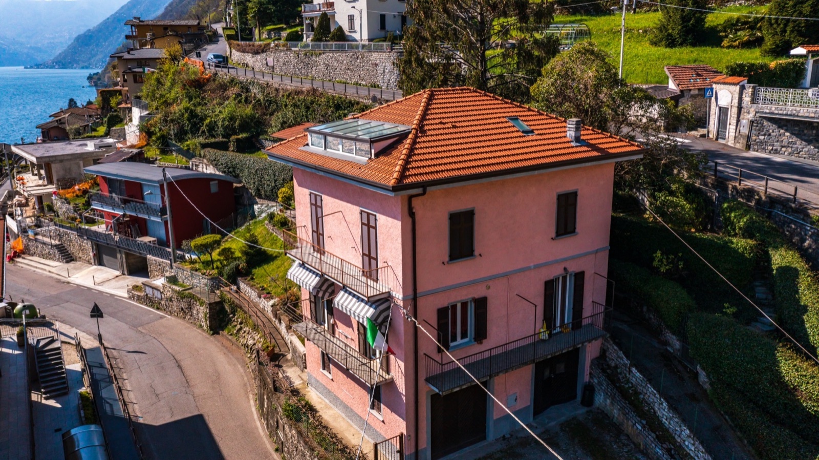 Appartamento ristrutturato a 70 m dal lago con giardino — 18