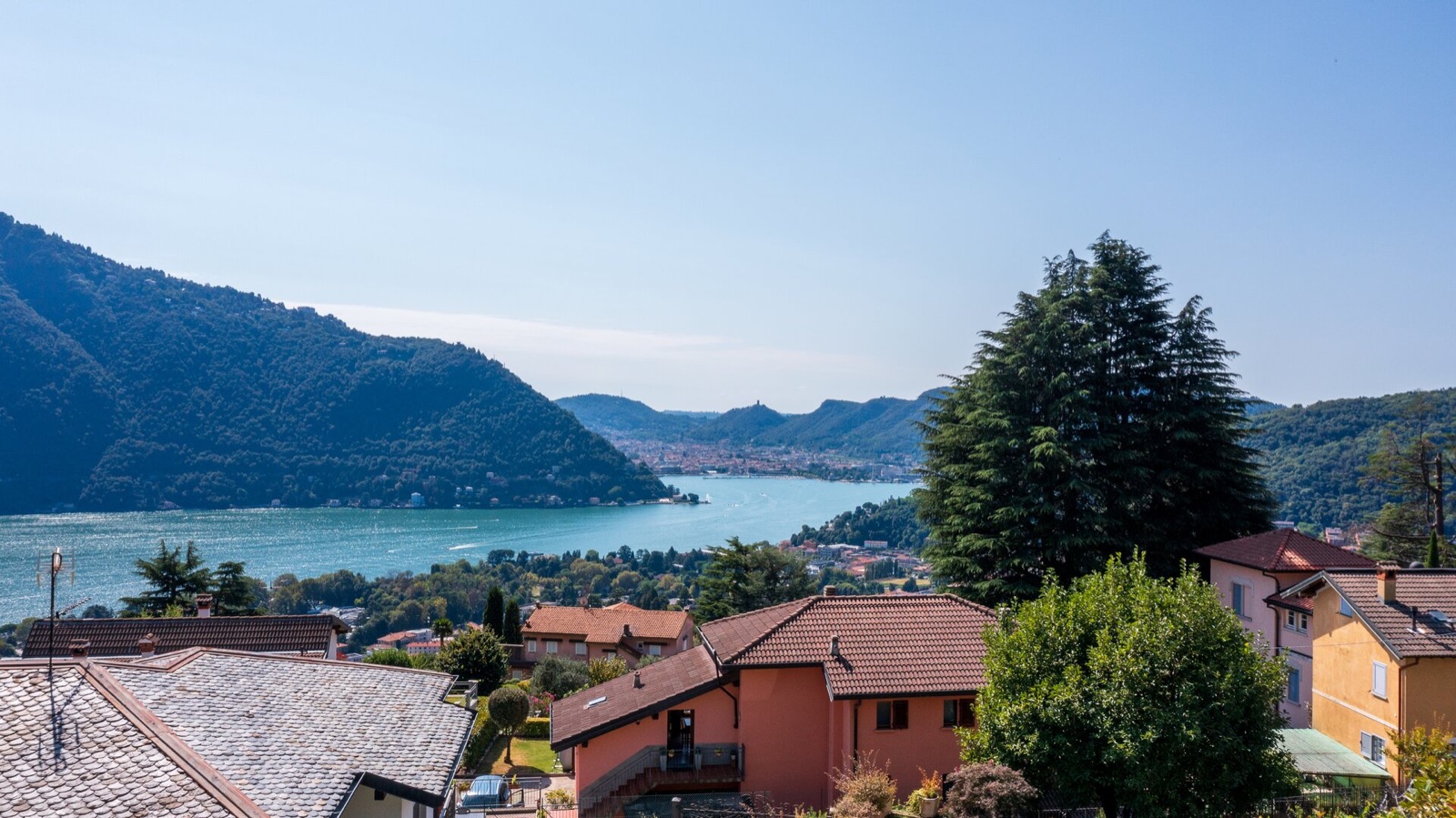 Villa indipendente con piscina interna e vista lago a 180° — 23